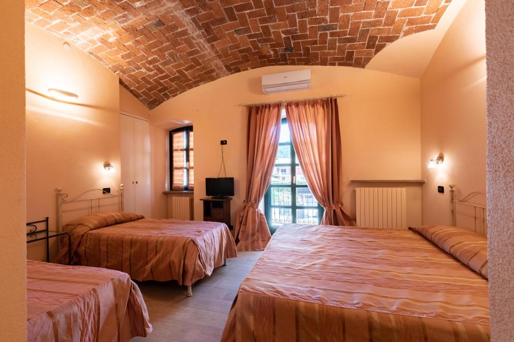 Le Lanterne Hotel Borgo San Dalmazzo Exterior foto