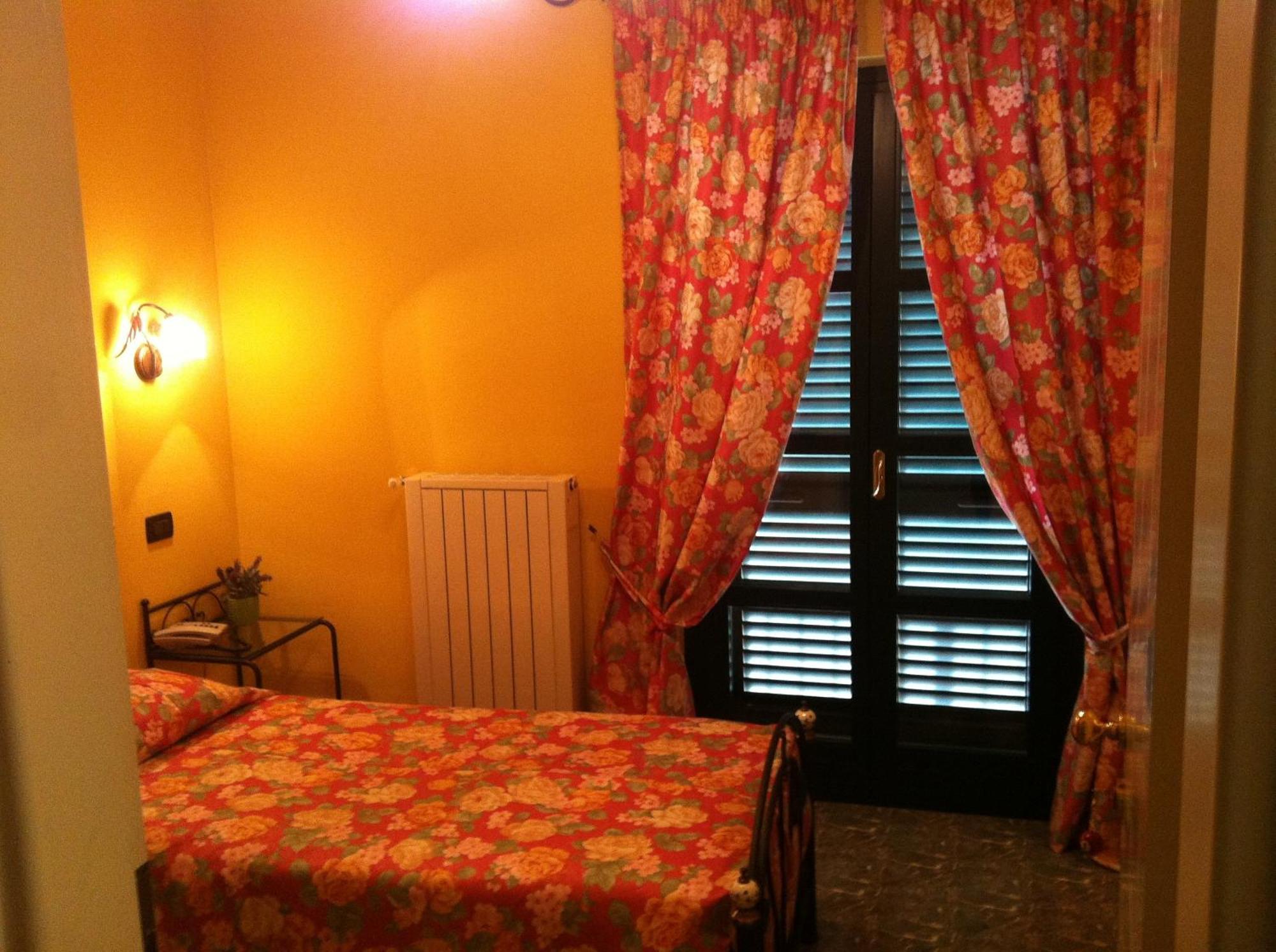 Le Lanterne Hotel Borgo San Dalmazzo Exterior foto